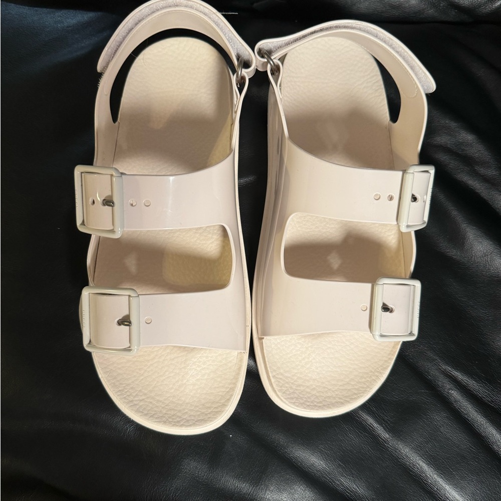 Authentic Gucci Birkenstock sandals. Size 39 white plastic & rubber sole